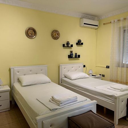 Fun House Serenity Apartment ติรานา ภายนอก รูปภาพ